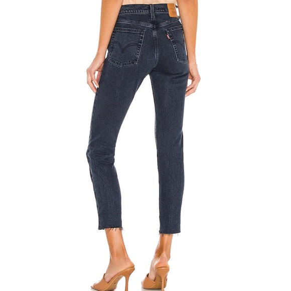 Levi’s wedgie fit premium high rise jean in black and blue wash - Picture 3 of 12